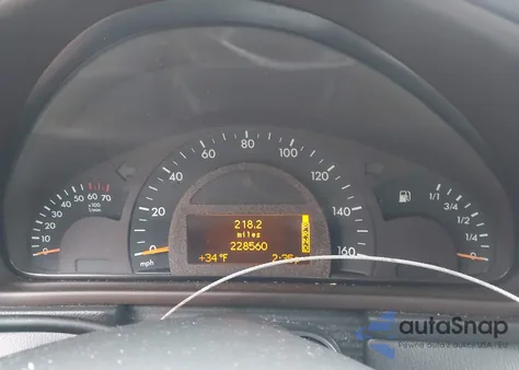 2001 Mercedes-Benz C 320 z USA, uszkodzony, nr VIN WDBRF64J31F035348